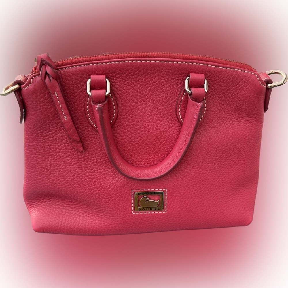 Dooney & Bourke Pebbled Leather handbag with crossbody strap Excellent condition